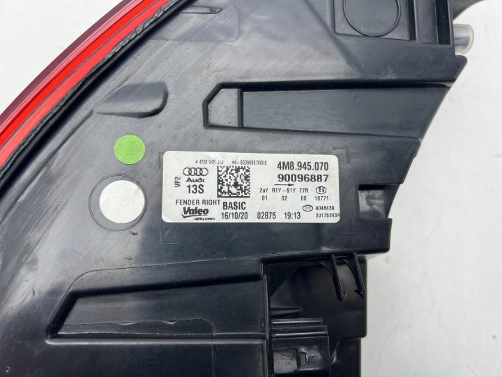 Rückleuchte Audi Q8 4M8945070 Rechts Rearlight RUK3928604238en