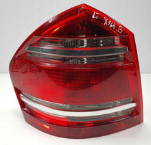Laden Sie das Bild in den Galerie-Viewer, Rückleuchte Mercedes-Benz X164 A1648200564 Links Rearlight RUK3930336837pb