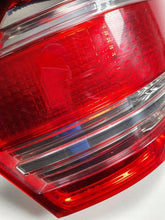 Laden Sie das Bild in den Galerie-Viewer, Rückleuchte Mercedes-Benz X164 A1648200564 Links Rearlight RUK3930336837pb