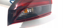 Laden Sie das Bild in den Galerie-Viewer, Rückleuchte Nissan Qashqai I J12 220-8D02F LED Ein Stück (Rechts oder Links) RUK4051709737py