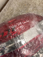 Laden Sie das Bild in den Galerie-Viewer, Rückleuchte Peugeot 308 9678093880 Rechts Rearlight RUK4079220475rt