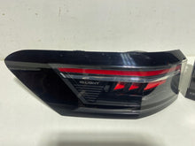 Laden Sie das Bild in den Galerie-Viewer, Rückleuchte VW Passat 3J0945207 Ein Stück (Rechts oder Links) Rearlight RUK4105058397tr