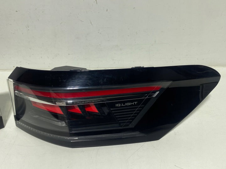 Rückleuchte VW Passat 3J0945207 Ein Stück (Rechts oder Links) Rearlight RUK4105058397tr