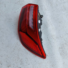 Laden Sie das Bild in den Galerie-Viewer, Rückleuchte Audi A4 B9 Avant 8W9945070AA Rechts Rearlight RUK4189808816ar