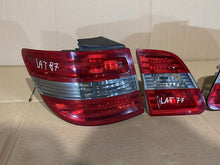 Laden Sie das Bild in den Galerie-Viewer, Rückleuchte Mercedes-Benz W245 A1698202664 Ein Stück (Rechts oder Links) RUK4204513888ry