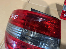 Laden Sie das Bild in den Galerie-Viewer, Rückleuchte Mercedes-Benz W245 A1698202664 Ein Stück (Rechts oder Links) RUK4204513888ry