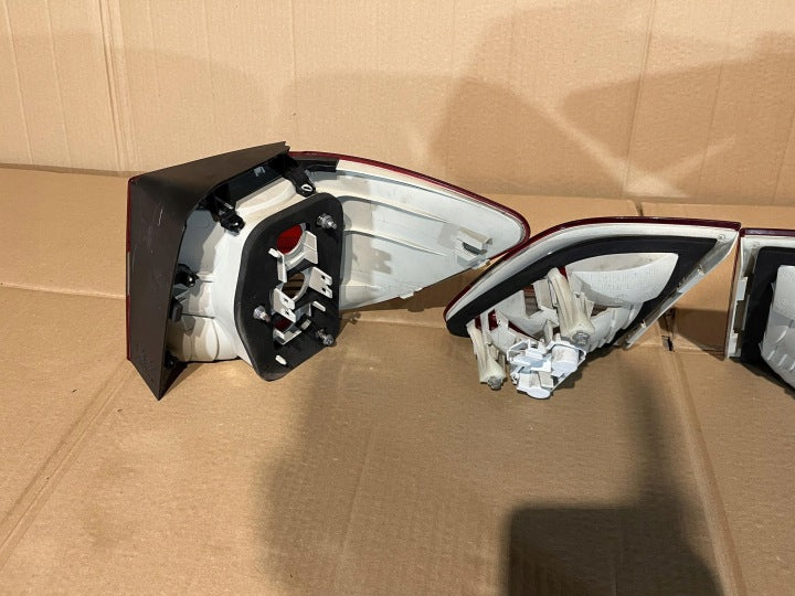Rückleuchte Mercedes-Benz W245 A1698202664 Ein Stück (Rechts oder Links) RUK4204513888ry