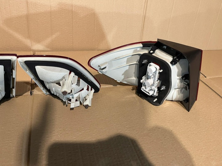 Rückleuchte Mercedes-Benz W245 A1698202664 Ein Stück (Rechts oder Links) RUK4204513888ry