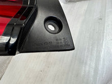 Laden Sie das Bild in den Galerie-Viewer, Rückleuchte Toyota IV Yaris Links Rearlight RUK4258319205ev