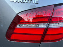 Laden Sie das Bild in den Galerie-Viewer, Rückleuchte Mercedes-Benz W246 Ein Stück (Rechts oder Links) Rearlight RUK4273195289ca