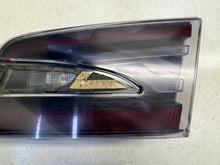 Laden Sie das Bild in den Galerie-Viewer, Rückleuchte Tesla S 6005924-00-E Rechts Rearlight RUK4372959576ur