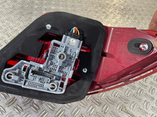 Laden Sie das Bild in den Galerie-Viewer, Rückleuchte Mercedes-Benz W204 2048201864 Links Rearlight RUK4397372685qe