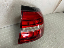 Laden Sie das Bild in den Galerie-Viewer, Rückleuchte Mercedes-Benz A2139067405 Rechts Rearlight RUK4580954013pa