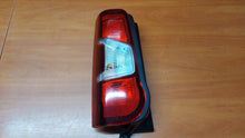 Laden Sie das Bild in den Galerie-Viewer, Rückleuchte Opel E Combo 9819235880 Links Rearlight RUK4815076830bz
