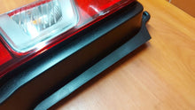 Laden Sie das Bild in den Galerie-Viewer, Rückleuchte Opel E Combo 9819235880 Links Rearlight RUK4815076830bz