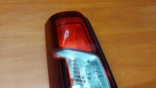 Laden Sie das Bild in den Galerie-Viewer, Rückleuchte Opel E Combo 9819235880 Links Rearlight RUK4815076830bz