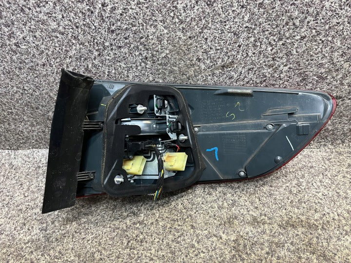 Rückleuchte BMW X6 E71 E72 729500109 Links Rearlight RUK4918102443rx