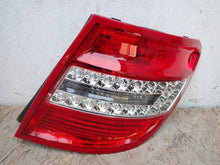 Laden Sie das Bild in den Galerie-Viewer, Rückleuchte Mercedes-Benz 2049069602 Rechts Rearlight RUK4980535471ur