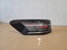 Laden Sie das Bild in den Galerie-Viewer, Rückleuchte VW Passat 3J0945207A Links Rearlight RUK5159383962an