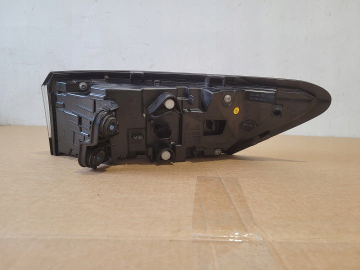 Rückleuchte VW Passat 3J0945207A Links Rearlight RUK5159383962an