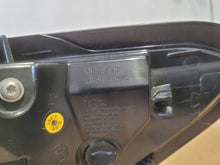Laden Sie das Bild in den Galerie-Viewer, Rückleuchte VW Passat 3J0945207A Links Rearlight RUK5159383962an