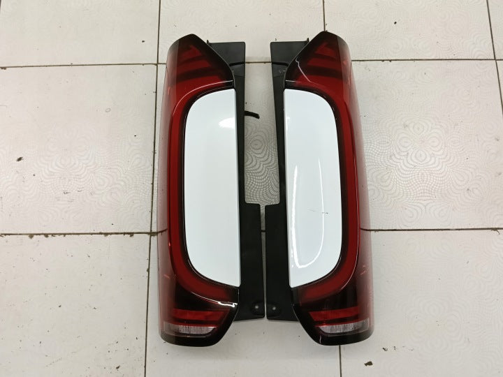 Rückleuchte VW Transporter Ein Stück (Rechts oder Links) Rearlight RUK5232054470qq