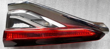 Laden Sie das Bild in den Galerie-Viewer, Rückleuchte Toyota Corolla 81580-02C31 Rechts Rearlight RUK5238885768ce