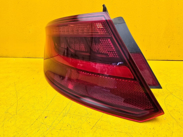 Rückleuchte Audi A3 Sportback 8V4945095A Links Rearlight RUK5265628509hr