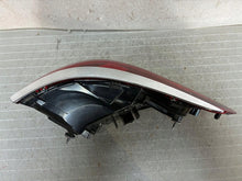 Laden Sie das Bild in den Galerie-Viewer, Rückleuchte Mercedes-Benz A2149065702 Links Rearlight RUK5541237250pr