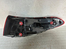 Laden Sie das Bild in den Galerie-Viewer, Rückleuchte Mercedes-Benz A2149065702 Links Rearlight RUK5541237250pr