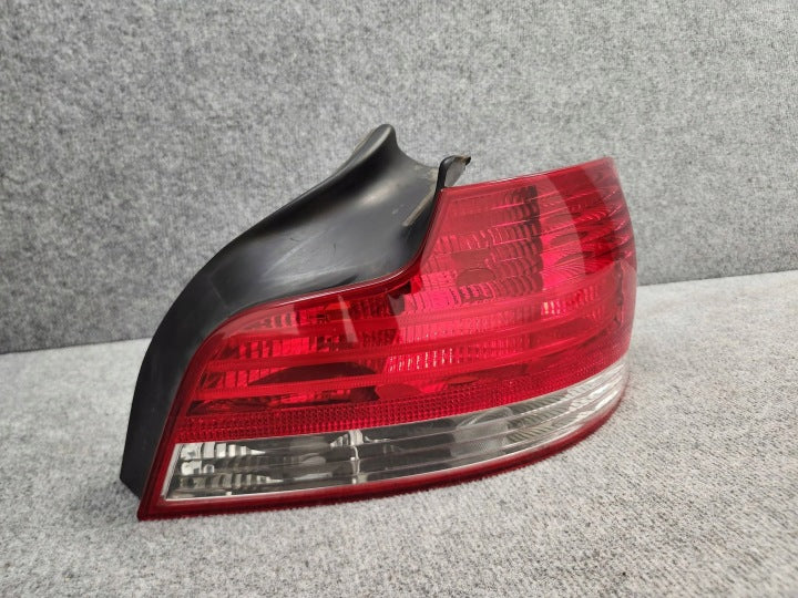 Rückleuchte BMW 1 E88 Coupe E82 692452004 Rechts Rearlight RUK5557443999pl