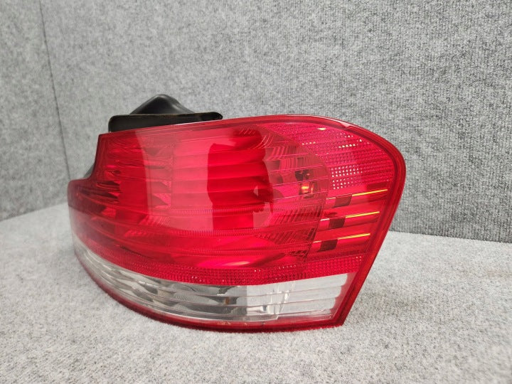 Rückleuchte BMW 1 E88 Coupe E82 692452004 Rechts Rearlight RUK5557443999pl