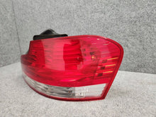 Laden Sie das Bild in den Galerie-Viewer, Rückleuchte BMW 1 E88 Coupe E82 692452004 Rechts Rearlight RUK5557443999pl