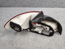 Laden Sie das Bild in den Galerie-Viewer, Rückleuchte BMW 1 E88 Coupe E82 692452004 Rechts Rearlight RUK5557443999pl