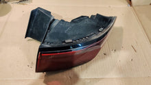 Laden Sie das Bild in den Galerie-Viewer, Rückleuchte Renault Megane E-Tech 265505540R Rechts Rearlight RUK5571597486ep