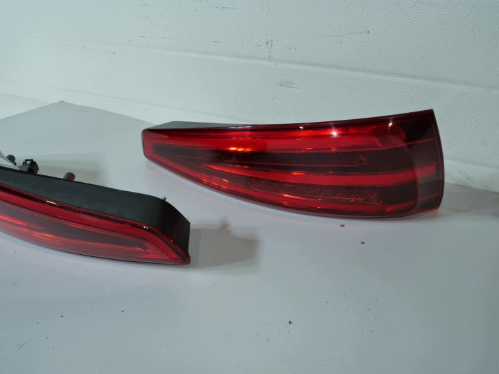 Rückleuchte Audi Q3 8U0945094A 8U0945093A Ein Satz Rearlight RUK5597887087vr