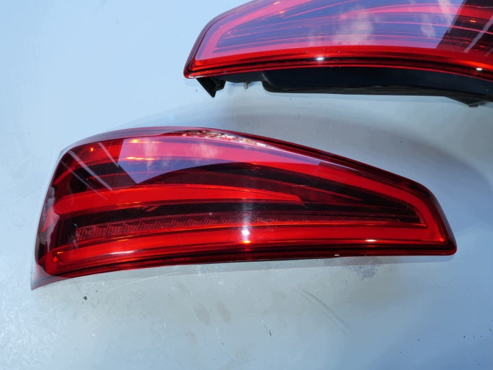 Rückleuchte Audi Q3 8U0945094A 8U0945093A Ein Satz Rearlight RUK5597887087vr