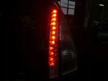 Laden Sie das Bild in den Galerie-Viewer, Rückleuchte Mazda 5 1164970 Rechts Rearlight RUK5657776274kq