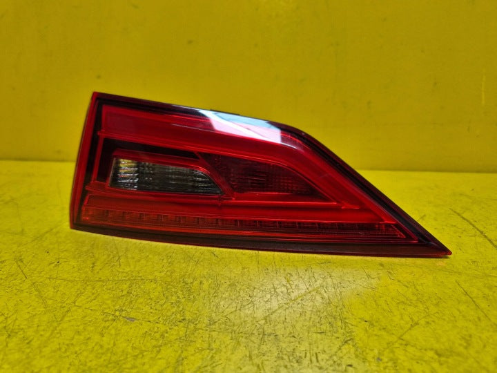 Rückleuchte Audi A3 8V5945094H Rechts Rearlight RUK5767812413ud