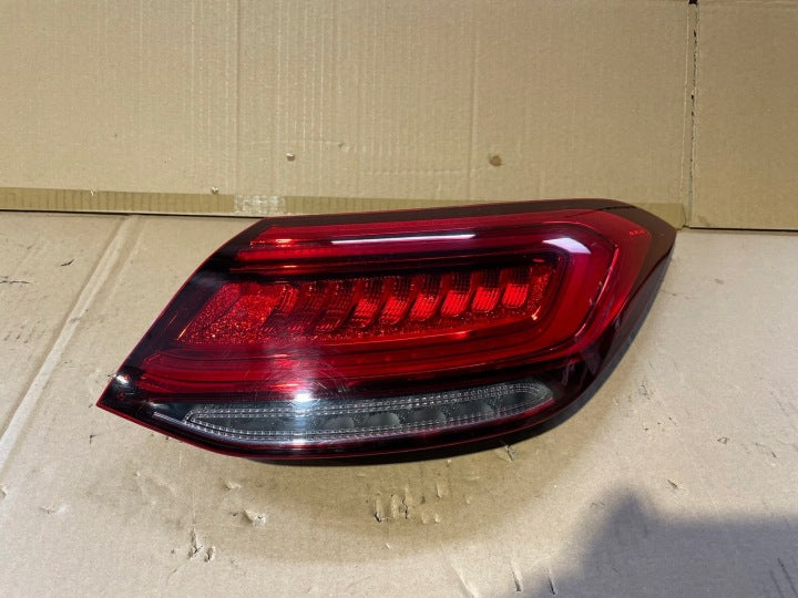 Rückleuchte Mercedes-Benz Cls A2579062600 Ein Stück (Rechts oder Links) RUK5791675817cq