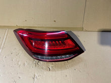 Laden Sie das Bild in den Galerie-Viewer, Rückleuchte Mercedes-Benz Cls A2579062600 Ein Stück (Rechts oder Links) RUK5791675817cq