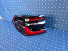 Laden Sie das Bild in den Galerie-Viewer, Rückleuchte BMW X7 G07 148R00 LED Links Rearlight RUK5796805576dr