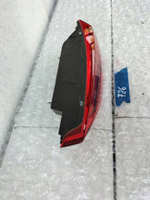 Laden Sie das Bild in den Galerie-Viewer, Rückleuchte Audi Q3 83A945076 Rechts Rearlight RUK6130993200ch