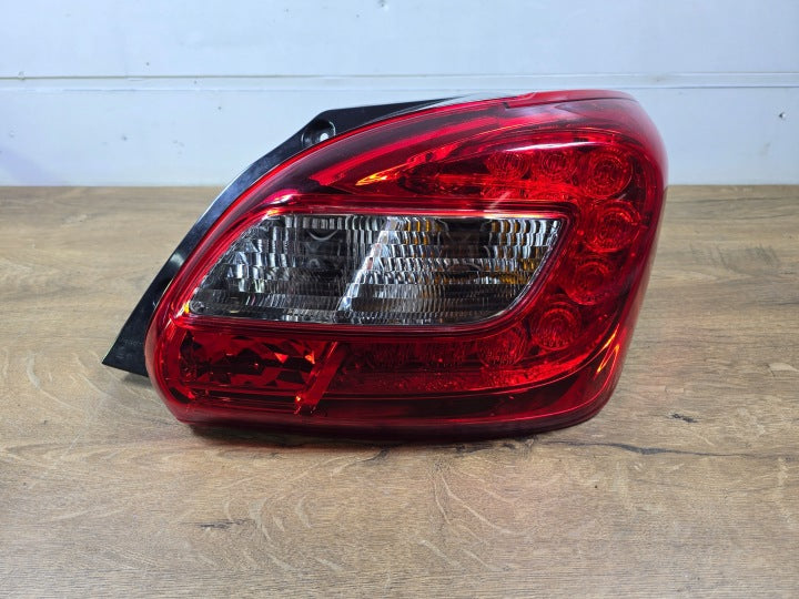 Rückleuchte Mitsubishi Space Star 8330B020 Rechts Rearlight RUK6200259675wn