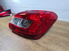 Laden Sie das Bild in den Galerie-Viewer, Rückleuchte Mitsubishi Space Star 8330B020 Rechts Rearlight RUK6200259675wn