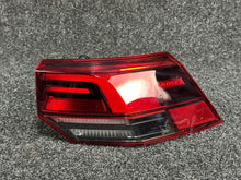 Laden Sie das Bild in den Galerie-Viewer, Rückleuchte VW Hatchback Golf 5H0945096C Rechts Rearlight RUK6405258953ry