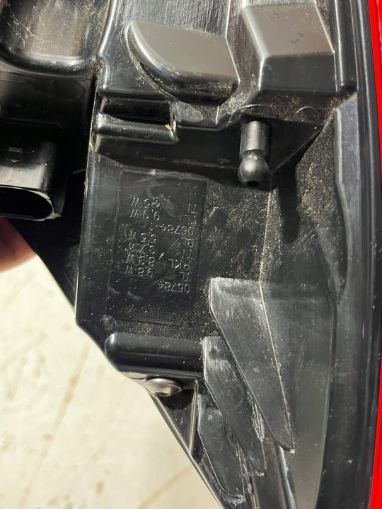 Rückleuchte Audi A5 8B3945280B Rechts Rearlight RUK6607474422pn