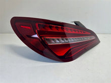 Laden Sie das Bild in den Galerie-Viewer, Rückleuchte Mercedes-Benz Cla A1179063700 Links Rearlight RUK6686444861md