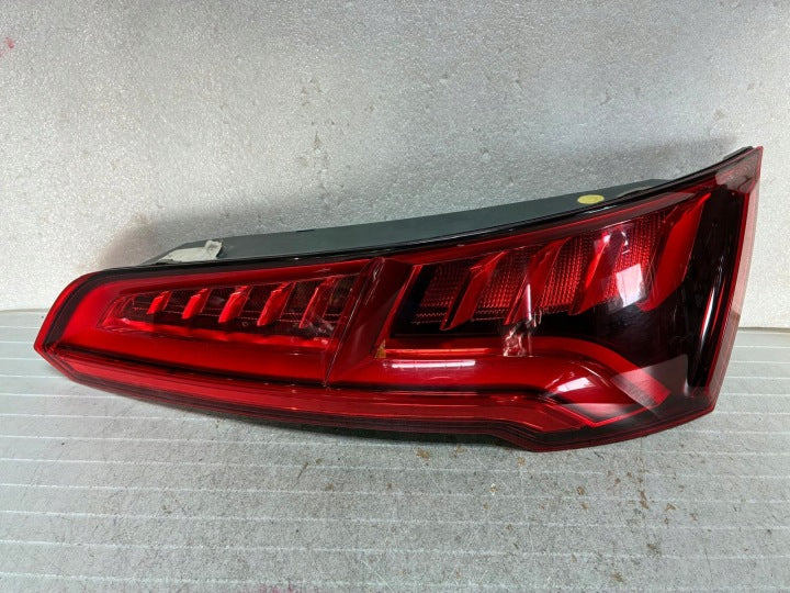 Rückleuchte Audi Q5 80A945094 LED Rechts Rearlight RUK6878431384uz