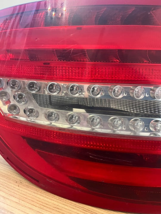 Rückleuchte Mercedes-Benz W204 A2048201864 Links Rearlight RUK6973016867ys